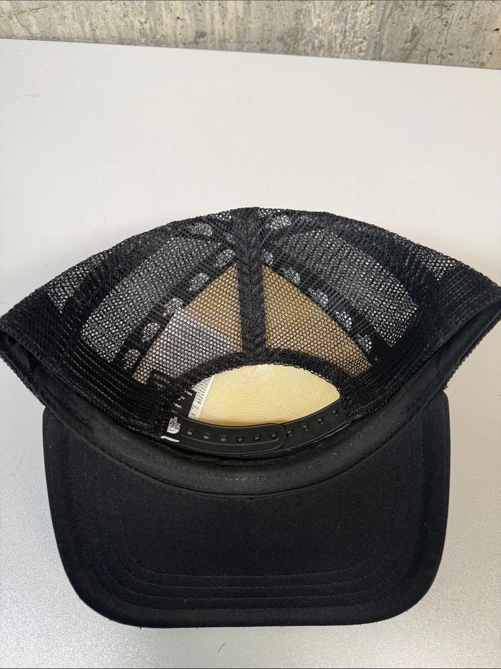 THE NORTH FACE Unisex TNF Logo Trucker Hat in TNF Black/TNF White